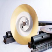 全自動(dòng)切管機(jī)和普通的切管機(jī)最不一樣的地方就是在自動(dòng)化方面。普通的切管機(jī)在運(yùn)作的時(shí)候必須要有工人在旁邊查看，以防出現(xiàn)失誤